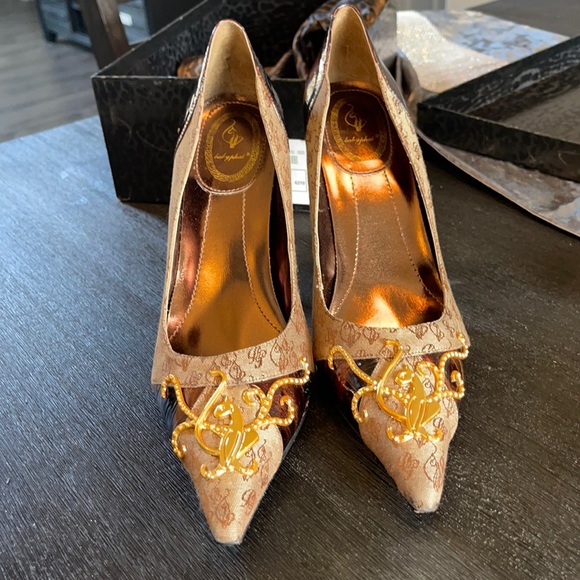 Baby Phat Women’s Gold Brown Slip On High Heels Dress Shoes Size 9 - Picture 1 of 7
